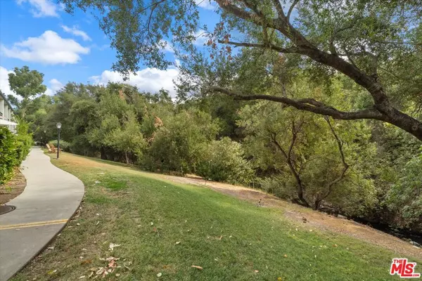 Calabasas, CA 91302,23635 Park Capri #32