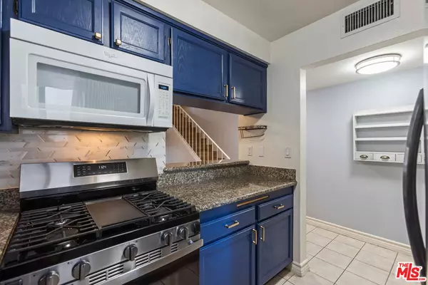 Sherman Oaks, CA 91403,15215 Magnolia BLVD #131