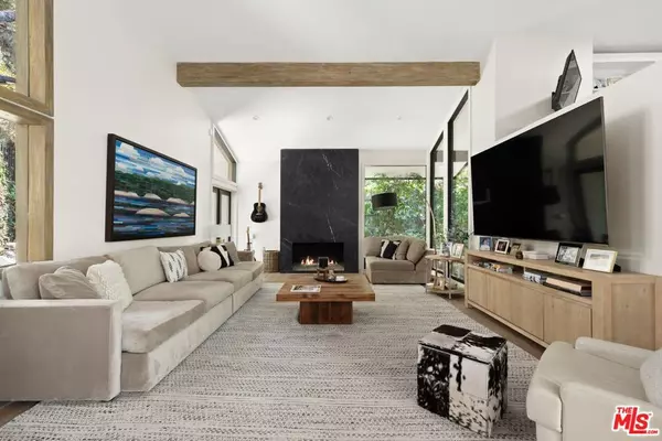 Encino, CA 91436,16820 Oak View DR