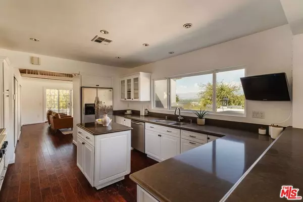 Sherman Oaks, CA 91423,3530 Coy DR