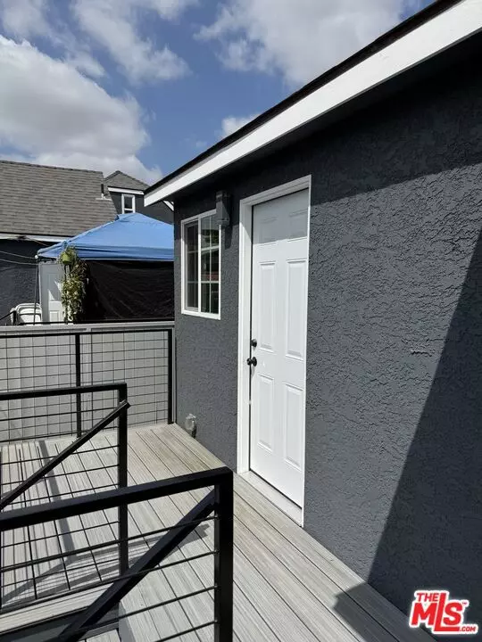 Los Angeles, CA 90003,9506 S San Pedro