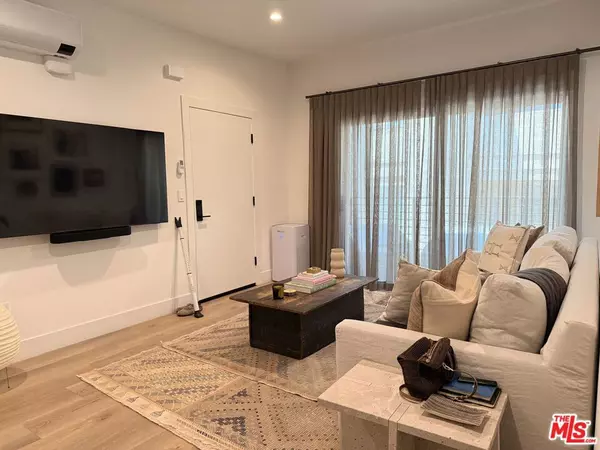 914 7th ST, Santa Monica, CA 90403