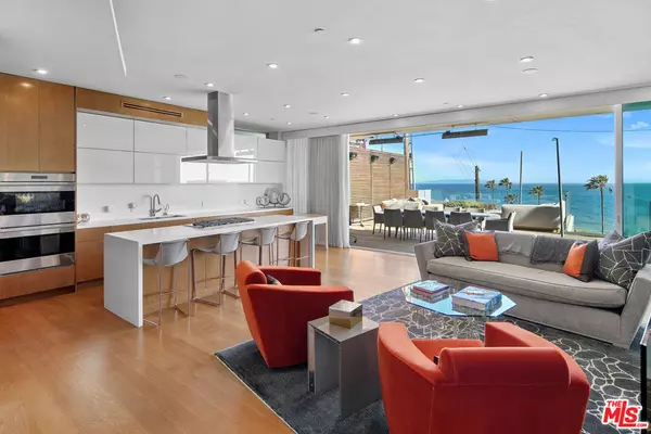 Pacific Palisades, CA 90272,17405 Castellammare DR