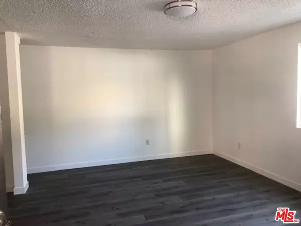 North Hills, CA 91343,8923 Orion AVE #15