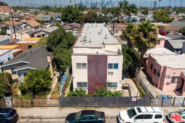 Los Angeles, CA 90011,711 E Vernon AVE