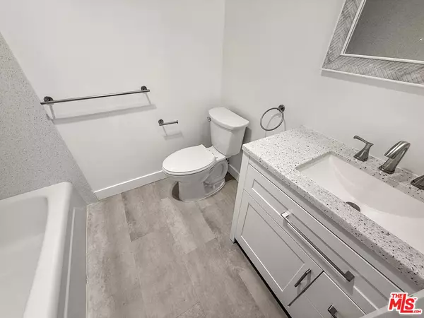 Playa Del Rey, CA 90293,6615 Pacific AVE #202