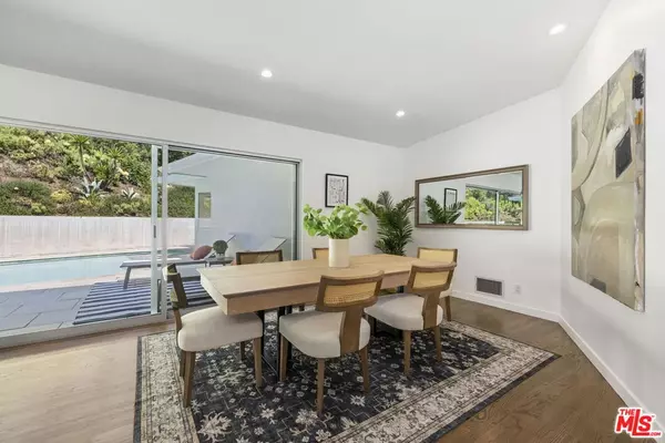 Los Angeles, CA 90049,654 Elkins RD