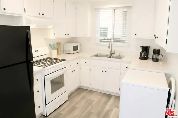 Los Angeles, CA 90049,11670 W Sunset BLVD #104