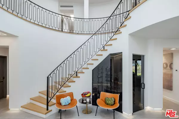 Tarzana, CA 91356,4965 Avenida Oriente