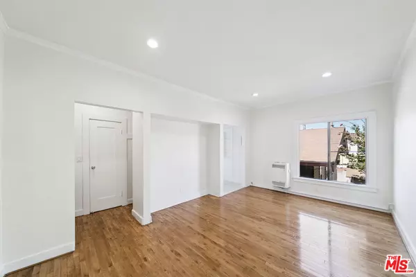 Los Angeles, CA 90026,1267 Vin Scully AVE #24