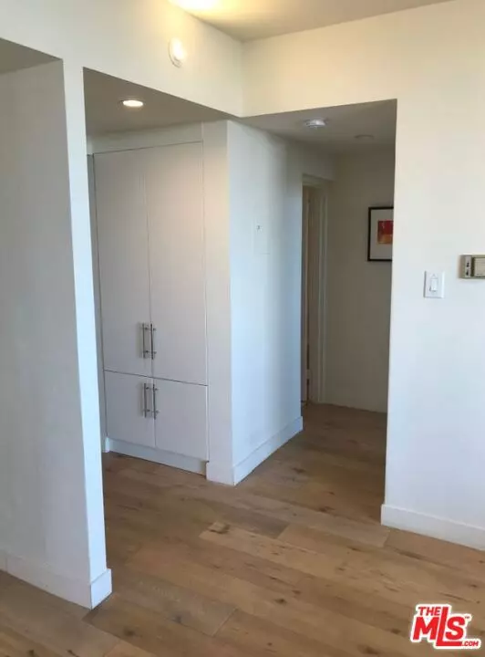 Los Angeles, CA 90027,4411 Los Feliz BLVD #1105