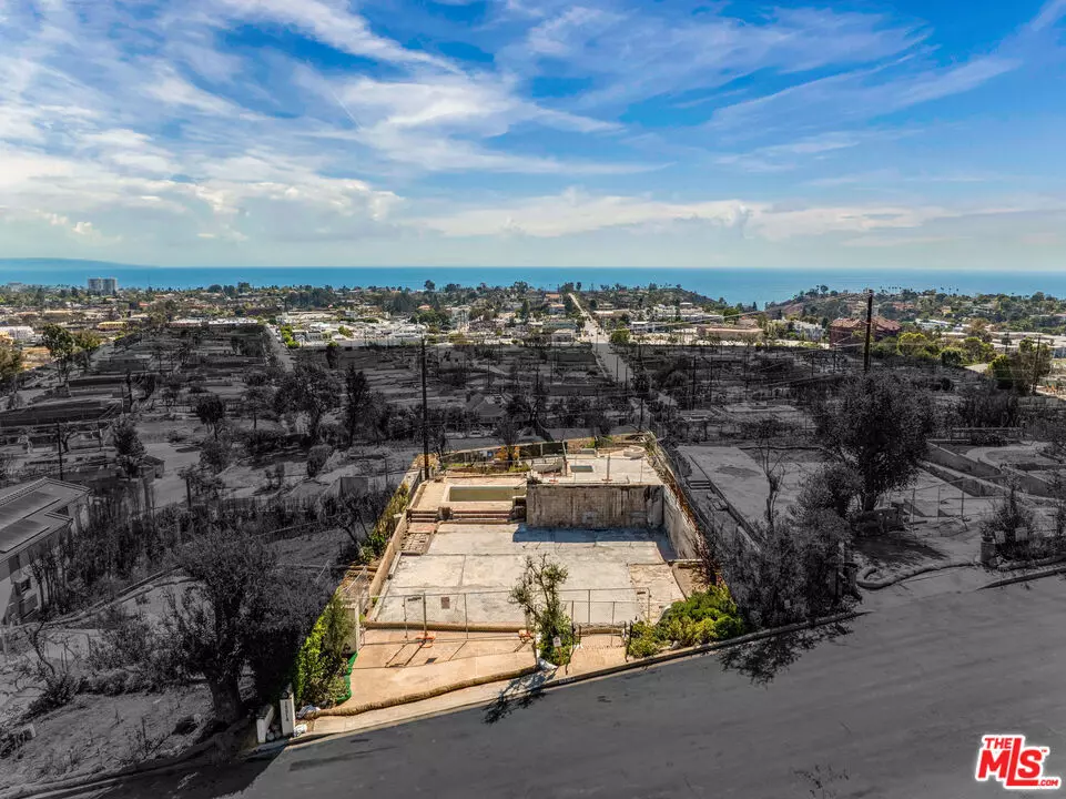 Pacific Palisades, CA 90272,15214 Mc Kendree AVE