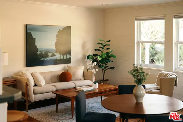 Altadena, CA 91001,834 W Altadena DR