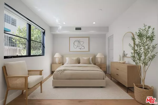 Toluca Lake, CA 91602,10612 W Kareen CT