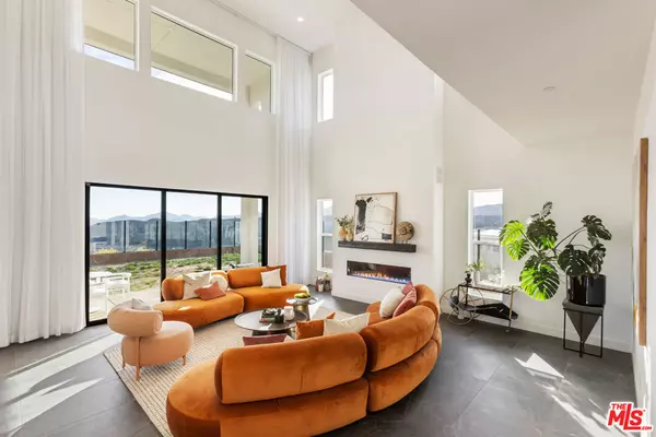 Porter Ranch, CA 91326,20668 W Hummingbird CT