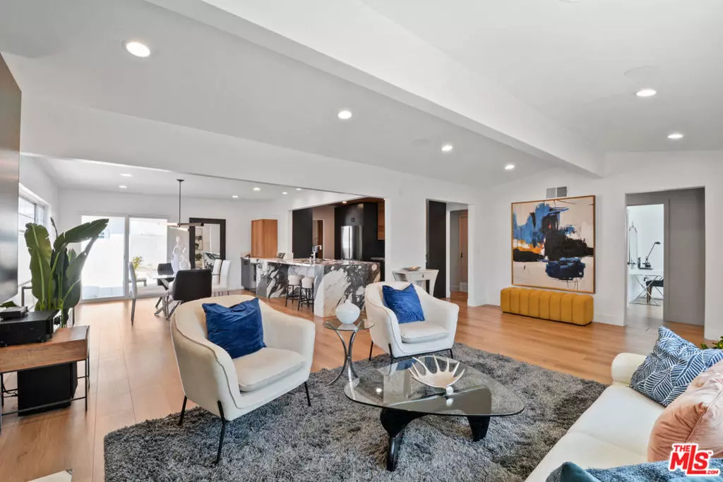 Long Beach, CA 90815,5681 E Vernon ST