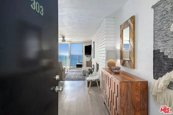 Malibu, CA 90265,22548 Pacific Coast HWY #303