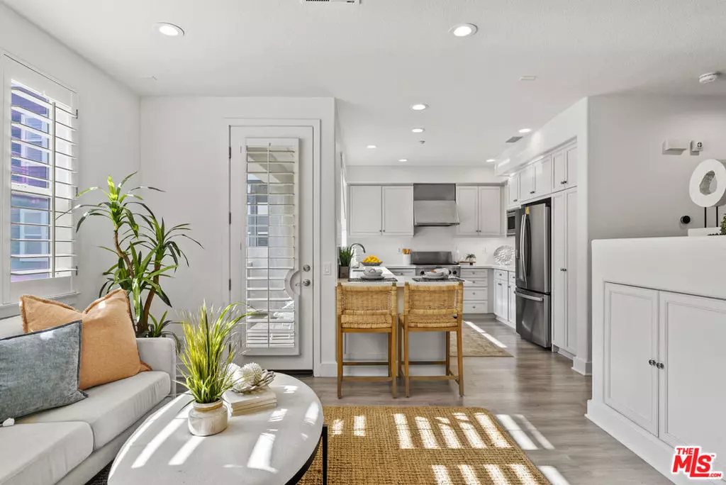 Playa Vista, CA 90094,6010 Celedon Creek #4