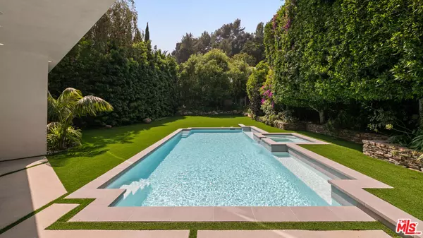 11929 Brentwood Grove DR, Los Angeles, CA 90049