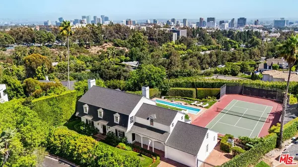 Los Angeles, CA 90049,220 Bentley CIR