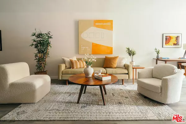 Los Angeles, CA 90042,3961 Via Marisol #112