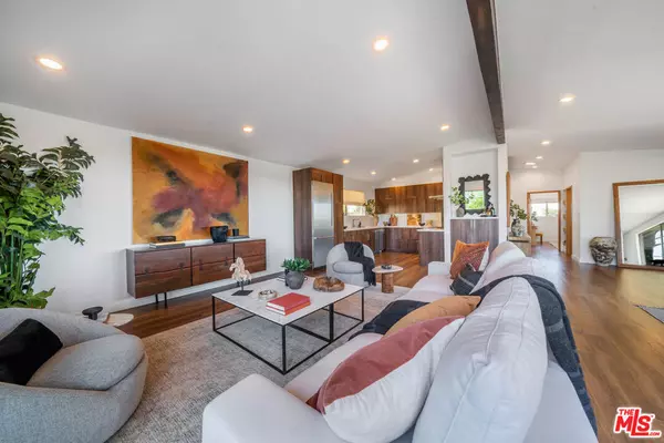 Los Angeles, CA 90065,4405 Wawona ST