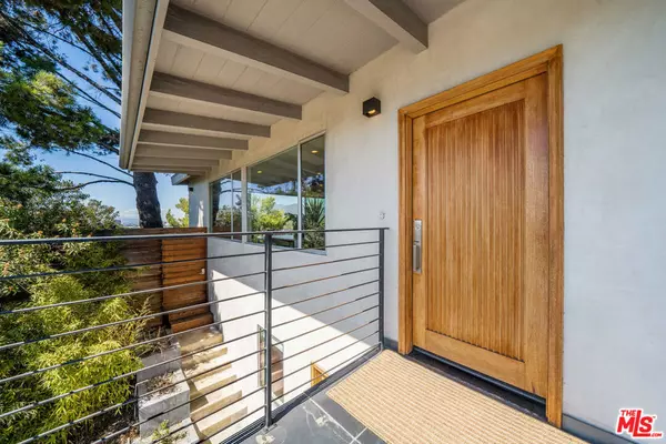 Los Angeles, CA 90065,4405 Wawona ST