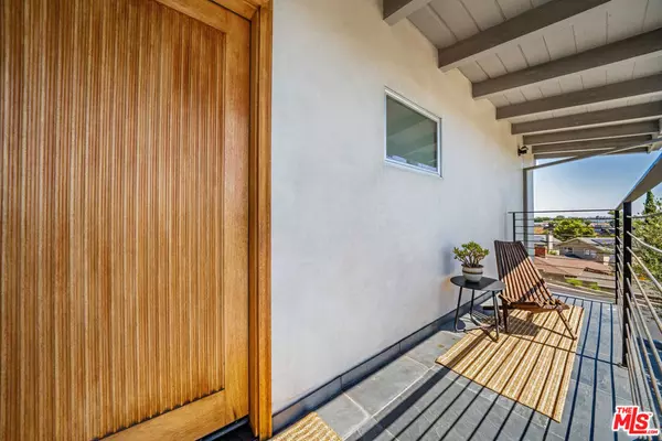 Los Angeles, CA 90065,4405 Wawona ST