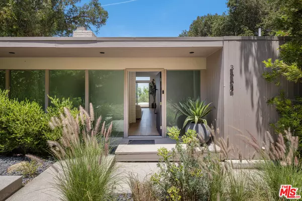 Los Angeles, CA 90068,3564 Multiview DR