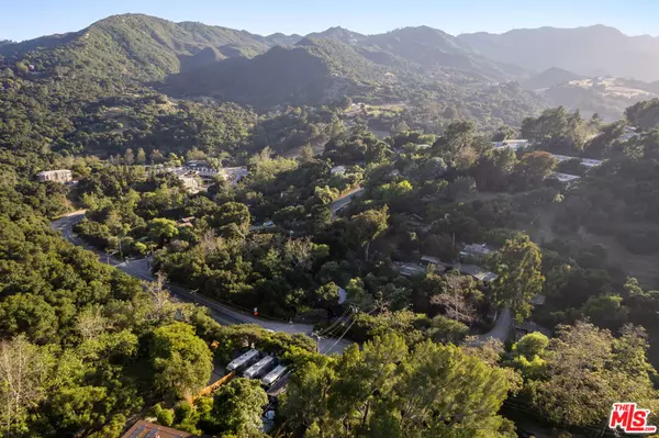 Topanga, CA 90290,272 N Topanga Canyon BLVD