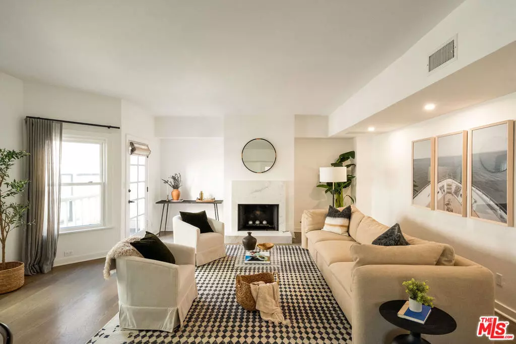 Santa Monica, CA 90405,2622 2nd ST #2