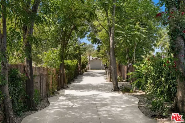 Shadow Hills, CA 91040,10555 Art ST