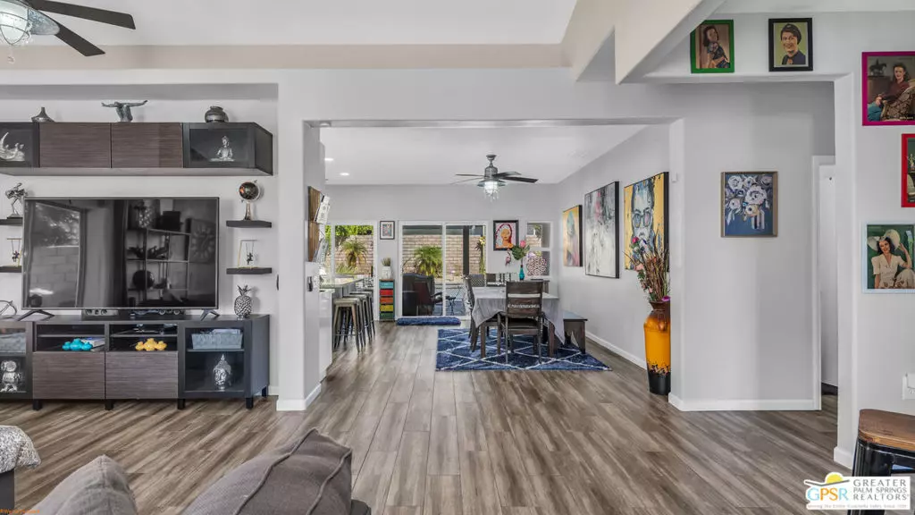 1574 Amelia WAY, Palm Springs, CA 92262