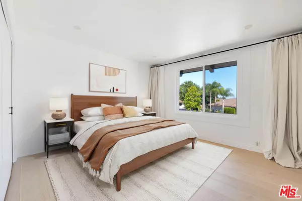 Westlake Village, CA 91361,32305 Blue Rock