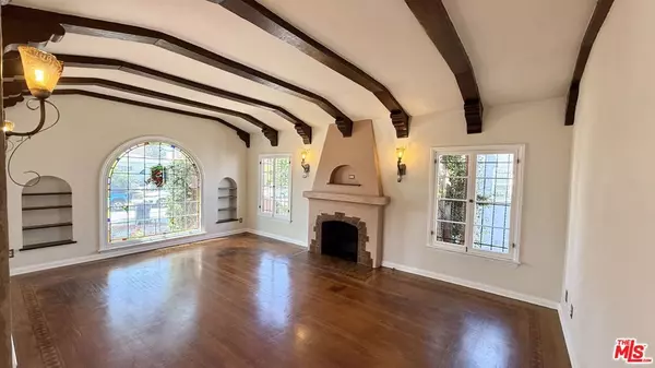 4242 6th AVE, Los Angeles, CA 90008