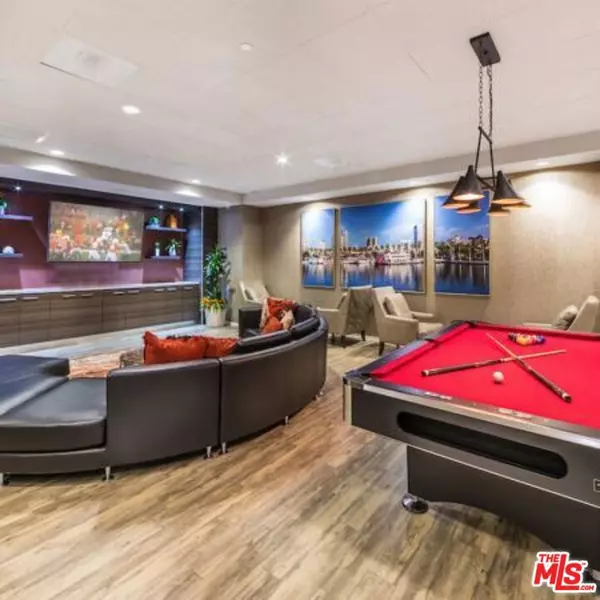 Long Beach, CA 90802,245 PINE AVE #304
