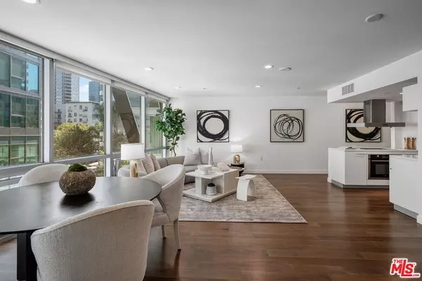 Los Angeles, CA 90015,901 S Flower ST #401