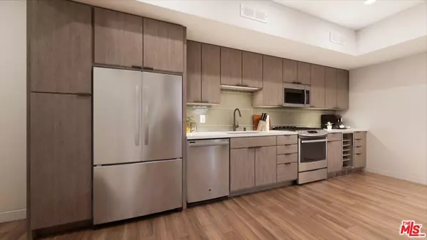 Burbank, CA 91502,800 N Front ST #1329