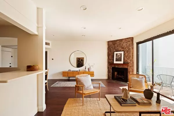 Playa Del Rey, CA 90293,8160 Manitoba ST #216