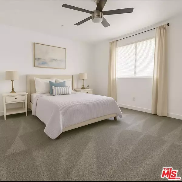 Van Nuys, CA 91405,13941 Sherman WAY #305