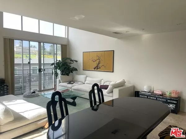 Los Angeles, CA 90025,1809 Overland AVE #5