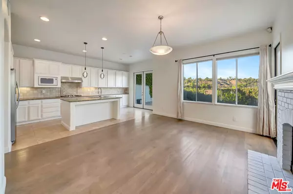 Calabasas, CA 91302,24819 Calle Cedro