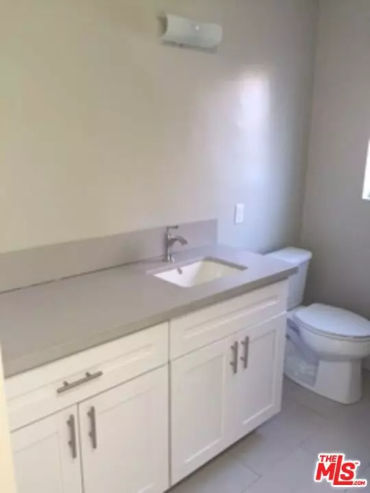 Long Beach, CA 90813,744 CHESTNUT AVE #1