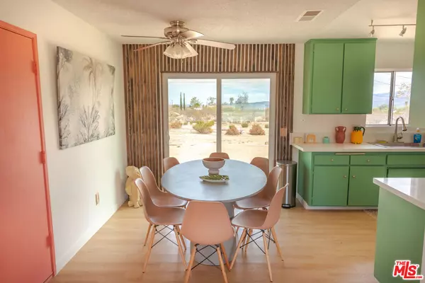 Joshua Tree, CA 92252,4601 Avenida La Espana Daga