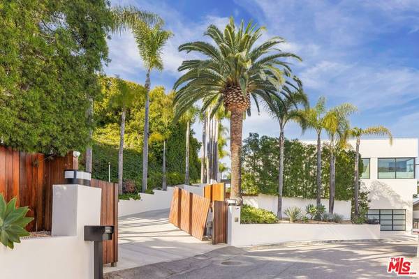 Los Angeles, CA 90069,9405 Sierra Mar PL