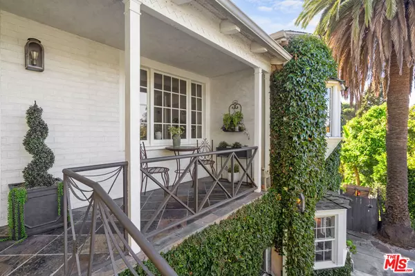 Los Angeles, CA 90068,3339 Bennett DR