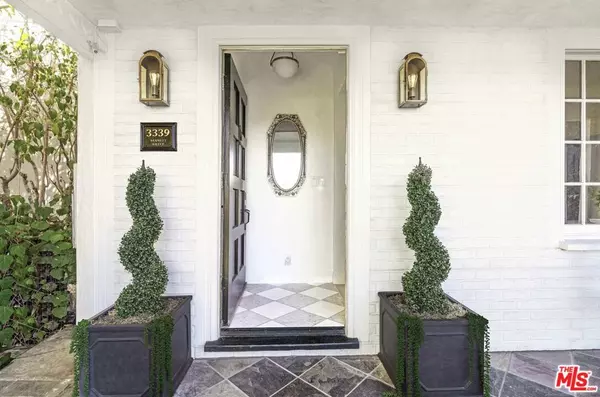 Los Angeles, CA 90068,3339 Bennett DR