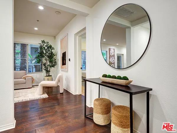 Playa Vista, CA 90094,6020 S Seabluff DR #122