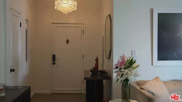 Los Angeles, CA 90069,1326 Londonderry View DR #7