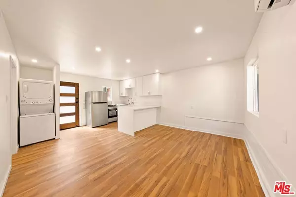 Gardena, CA 90249,2115 1/2 W 129th ST